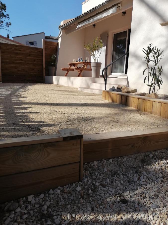 Maison 5 Personnes En Garrigue - Piscine-Spa Prive Langlade Buitenkant foto